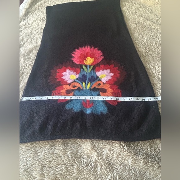 Anthropology/Floral Black Scarf - Picture 4 of 4